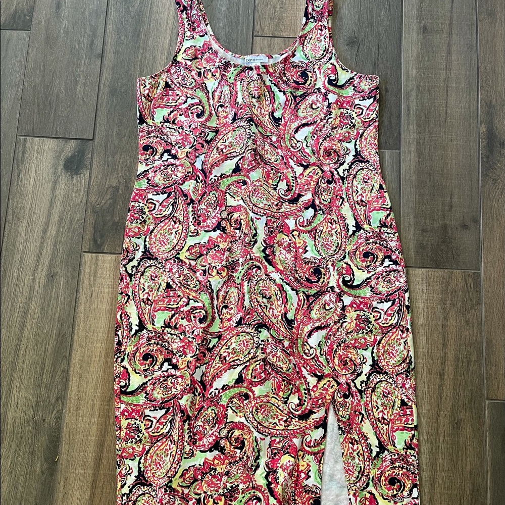 NEVER WORN Beautiful Sleeveless MIDI dress! 👗